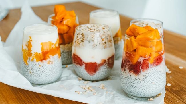 Chia seed mengandung aneka nutrisi yang baik untuk kesehatan. Berikut cara mengonsumsi chia seed yang benar menurut pakar.