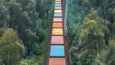 Pelanggan dapat mengetahui jumlah emisi karbon (CO?) yang dihasilkan dari aktivitas pengiriman barang.