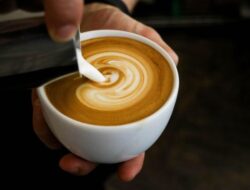 Es Latte Lebih Creamy, Cappuccino Lebih Bold!