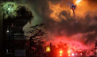 Kebakaran Hebat Landa Kilang Minyak Milik Chevron.