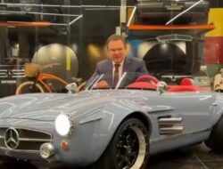 Mobil Sport Mini Mercedes-Benz Tembus Rp811 Juta