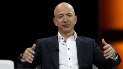 Pendiri Amazon Bicara soal Pusat Data di Luar Angkasa (Reuters)