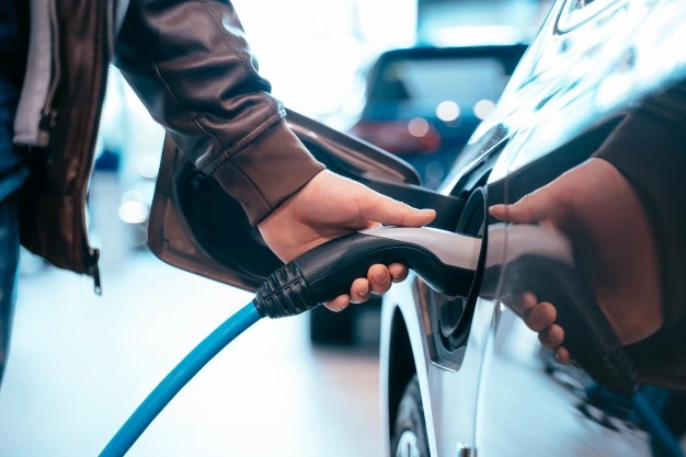 Asosiasi Produsen Usul Insentif Mobil Listrik Dihapus Bertahap.