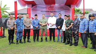 Peletakan batu pertama pembagunan Kopdes Merah Putih di Padang.