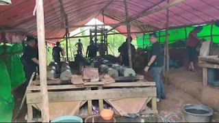 Tambang emas ilegal digerebek polisi di Gowa.