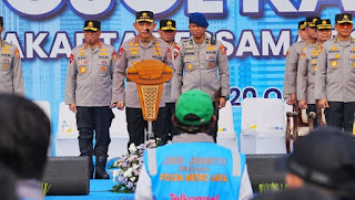 Kapolri Jenderal Listyo Sigit memimpin Apel Ojol