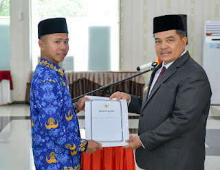 Pemkab Agam resmi melantik menyerahkan SK kepada 61 Pegawai