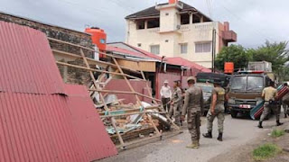 Satpol PP Padang bongkar bangunan liar