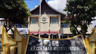 Kantor Kejari Padang.