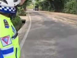Pengendara Hati-hati, Jalan Malibo Anai Tertutup Minyak Sawit