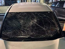 Pengemudi Luka, Mobil Rusak Rp25 Juta di Margonda