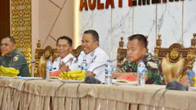 Wakil Wali Kota Pariaman, Mulyadi ketika memimpin Rapat Koordinas