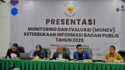 Presentasi Monev KI Sumbar 2025.