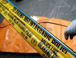 Mobil Hidup, Pengemudi Tak Bergerak — Warga Temukan Sopir Tewas