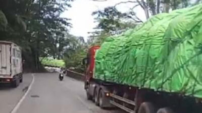 Truk Gandeng Mogok, Lalu Lintas Padang–Solok Tersendat