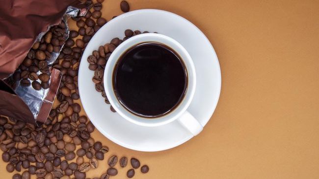 Kopi menawarkan aneka manfaat kesehatan. Namun Anda perlu mengetahui waktu terbaik minum kopi agar manfaatnya maksimal dan terhindari dari efek samping.