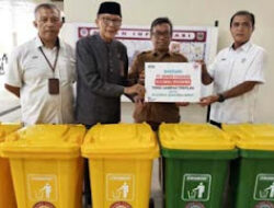 Kolaborasi Bersih Lingkungan, Semen Padang Donasikan Tong Sampah Strategis