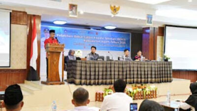 Bupati Agam, membuka Pelatihan Bakal Calon Kepala Sekolah (BCKS)