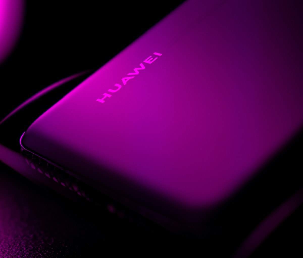 Kirin 9030 Diklaim Lebih Kencang, Namun Masih Diragukan Soal Teknologi 3nm.