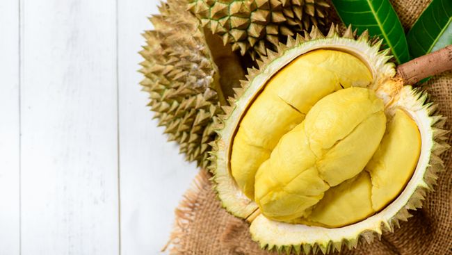 Sebaiknya jangan makan durian dengan apa? Anda perlu menghindari deret makanan berikut.