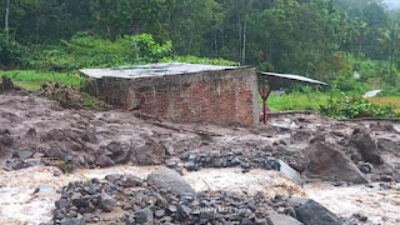 Banjir bandang menerjang Jorong Paninjauan, Nagari Paninjauan