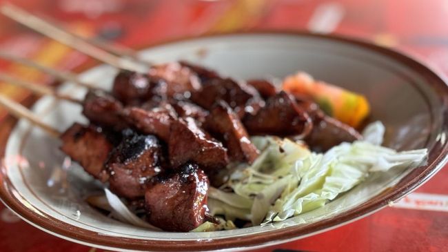 Ada beragam makanan Indonesia yang layak untuk direkomendasikan pada masyarakat internasional. Namun tak ada salahnya mengintip daftar makanan Indonesia terenak versi Taste Atlas 2025 sebagai referensi.