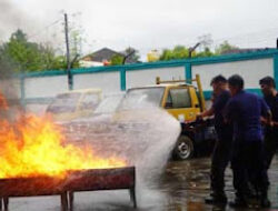 Latihan Evakuasi dan Pertolongan Pertama di PLN Sumbar