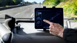 Prancis Mulai Uji Coba Jalan Tol Bisa Cas Mobil Listrik Tanpa Berhenti.