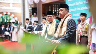 Menteri Nusron saat menghadiri Hari Santri Nasional 2025 di Bekasi.