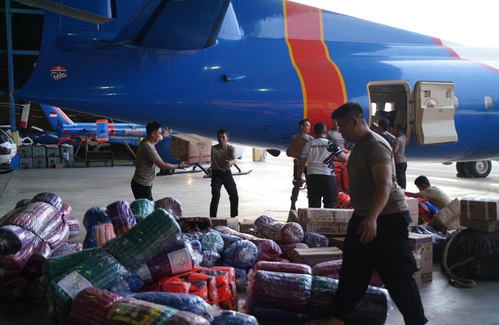 Polri Kirim Ribuan Paket dan Peralatan SAR untuk Korban Bencana Sumatera.