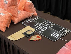 Tersangka Kurir Ekstasi Tak Tahu Lencana Polisi di Mobilnya