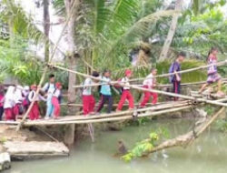 40 Tahun Akses Sekolah Terhambat Jembatan Rusak