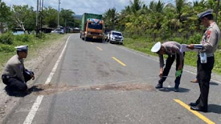 Polisi olah TKP kecelakaan maut di Jalan Trans Luwuk-Toili