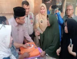 BPBD Padang Bersihkan Material Pohon Tumbang di Surau Gadang