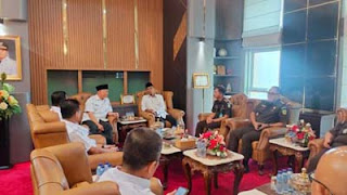 Gubernur Mahyeldi bertemu Kajati yang baru.