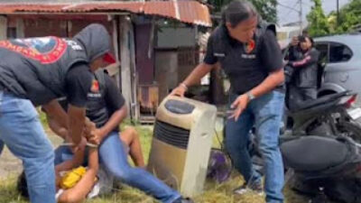 Tim Klewang Polresta Padang menggelar simulasi penanganan darurat gempa bumi