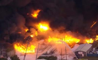 Pesawat kargo milik perusahaan logistik raksasa United Parcel Service (UPS) jatuh