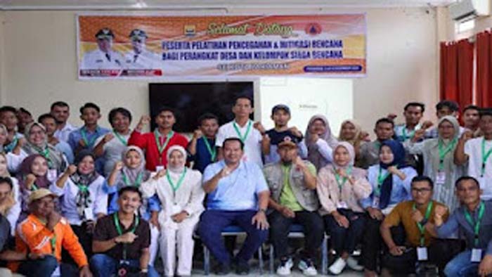 Puluhan perangkat desa dan KSB mengikuti pelatihan mitigasi bencana.