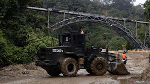 Jembatan kereta api yang merupakan Warisan Budaya Dunia UNESCO di Lembah Anai terancam dibongkar