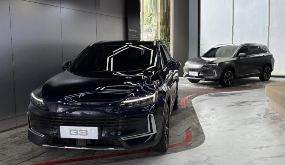 Ekspansi, produsen mobil lokal Polytron membangun tiga dealer sekaligus di Jakarta Timur, Bekasi, dan Bandung.