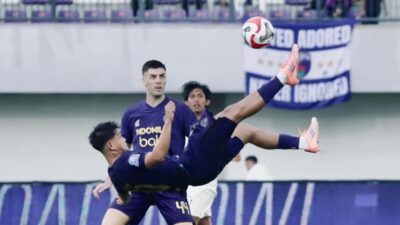 Dua Gol Hokky Caraka Antar Persita Menang Telak di Indomilk Arena