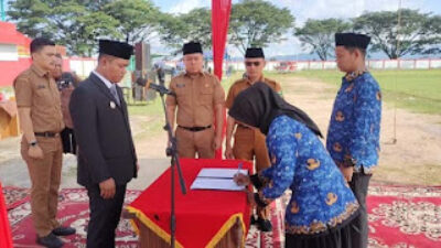 Bupati Solok Jon Firman Pandu mengambil sumpah 2.436 PPPK.