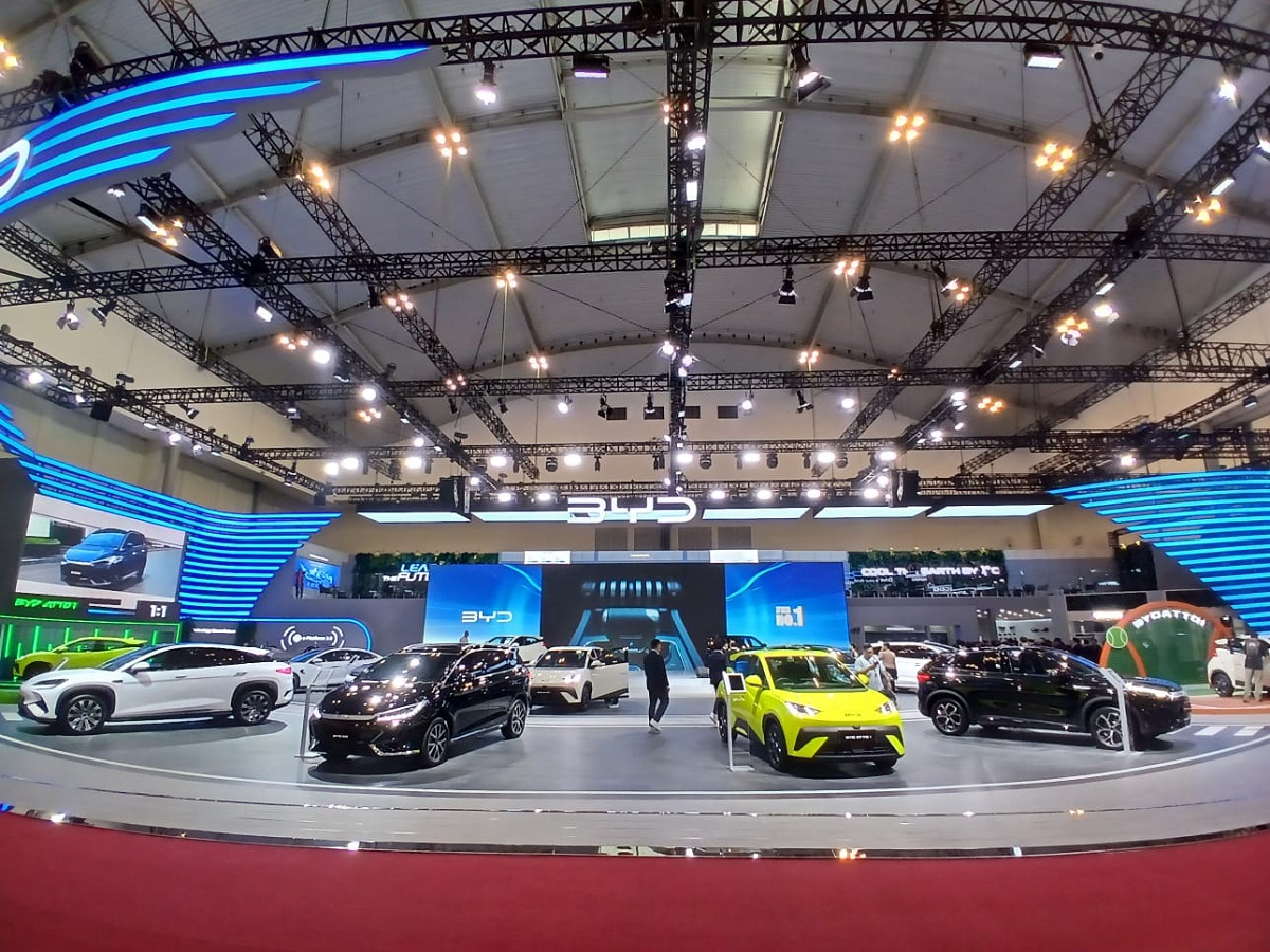 Penjualan Mobil China secara Global Diproyeksi Lampaui Jepang pada 2025.