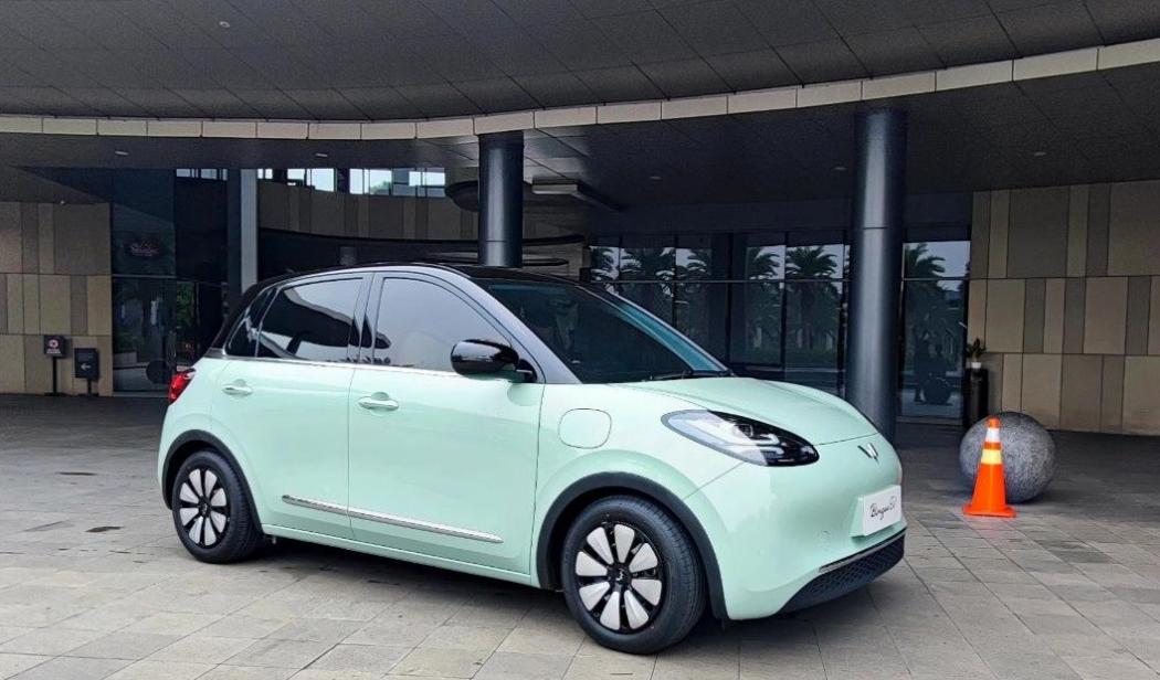 Perubahan skema subsidi kendaraan China dari nominal tetap ke berbasis persentase membuat mobil berharga murah tak lagi menikmati insentif besar.