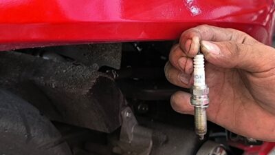 6 Tanda Busi Motor Mulai Lemah, Boros BBM.