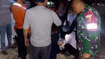 Seorang Pria Ditemukan Tergeletak dengan Luka Serius di Masjid Al Hidayah Kota Solok.