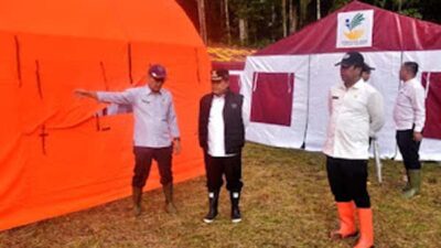 Bupati Agam Tinjau Pembangunan Huntara di Palembayan