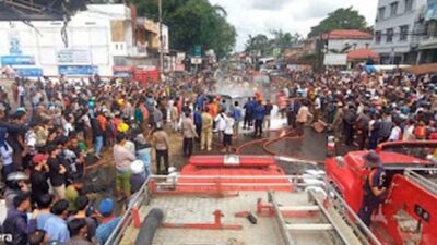 Mobil Terbakar di SPBU Garegeh Bukittinggi