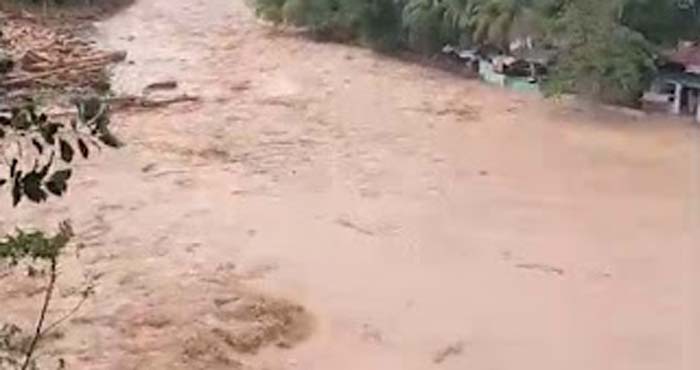 BPBD Padang Imbau Warga Jauhi Aliran Sungai, Debit Air Hulu Meningkat.