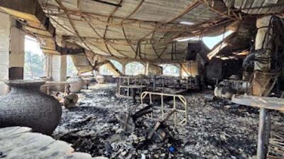 Kelab malam Birch, di Goa, India, dilahap api hingga menewaskan 25 orang termasuk turis.